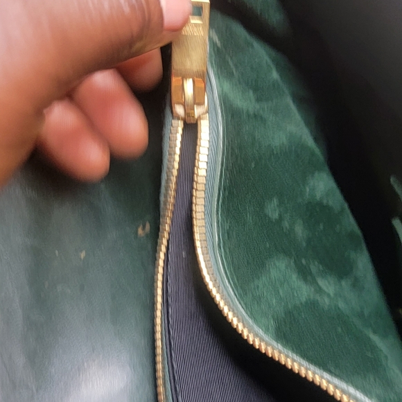 Beautiful pre-owne Saint laurent handbags - Picture 9 of 13